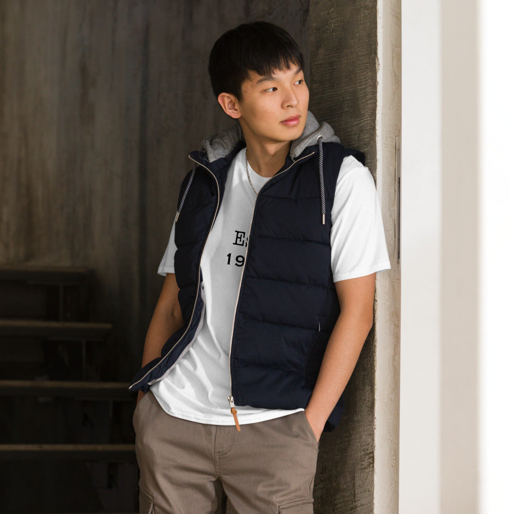 Vintage “EST. 1973” Unisex White T-Shirt | Retro Birthday Year Tee Short-Sleeve Unisex T-Shirt