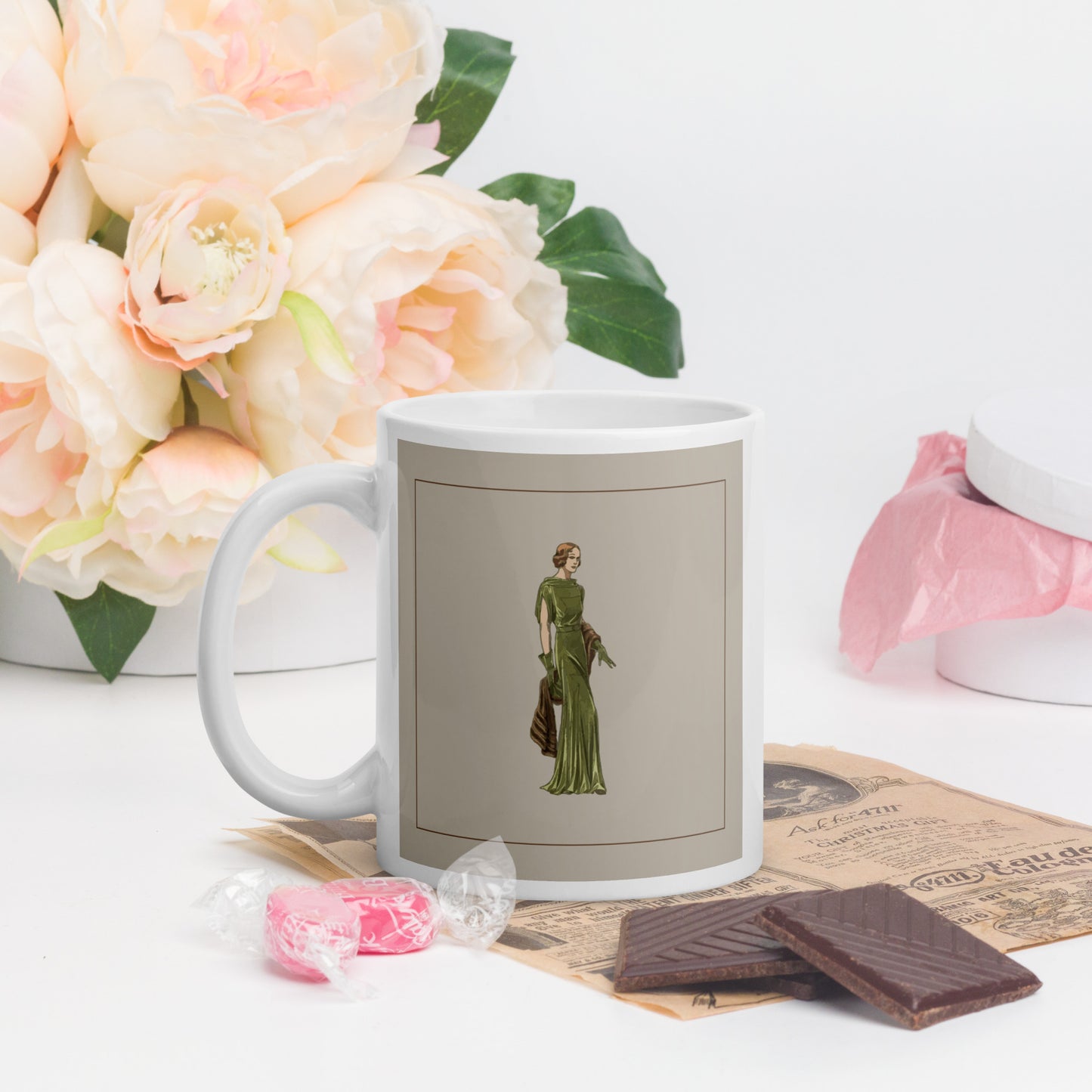 “Vintage Fashion Lady Mug – Retro Art Deco Style Coffee Cup, Elegant Illustration Ceramic Mug (11oz & 15oz)”